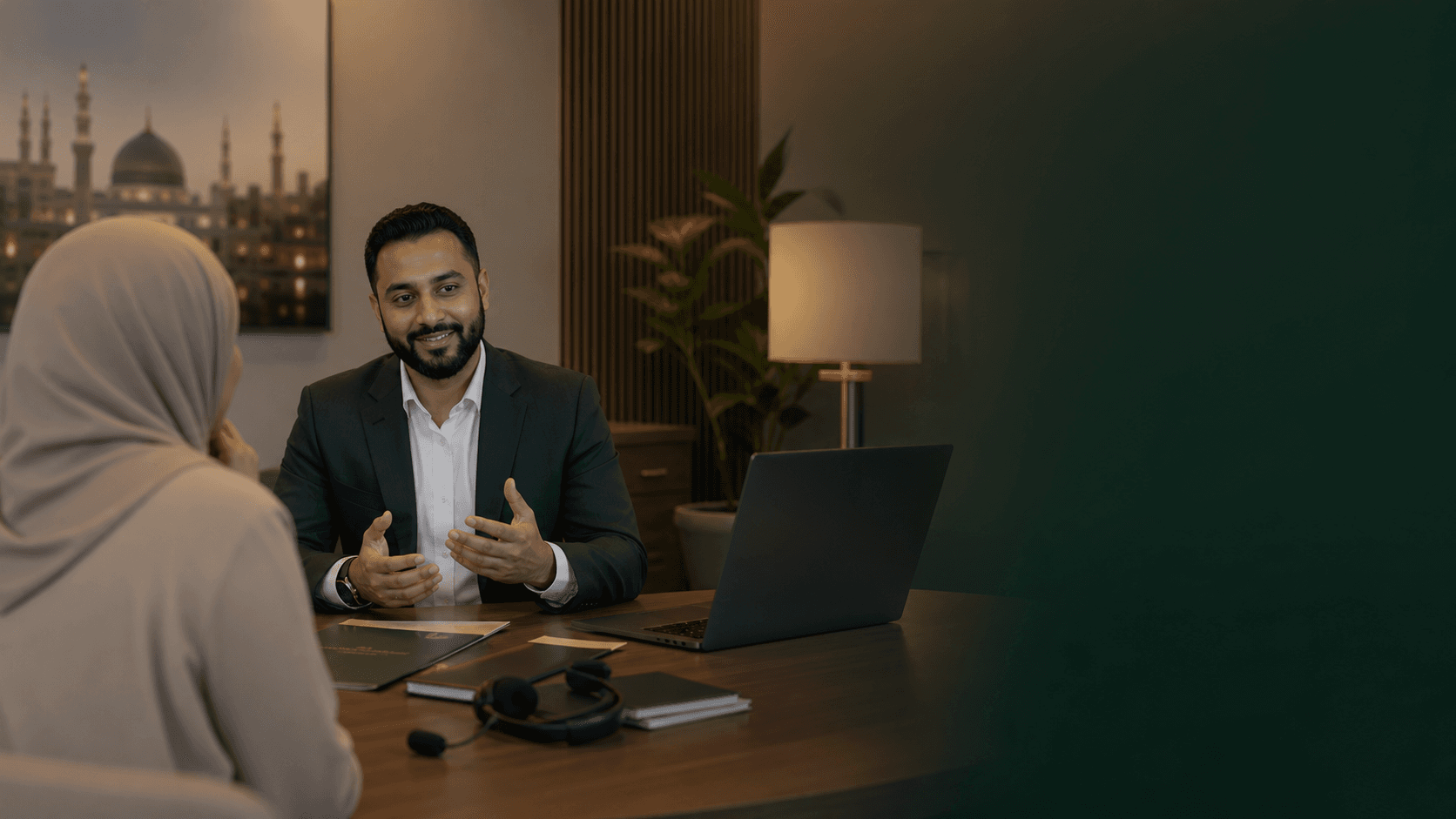 Travel account access consultation scene