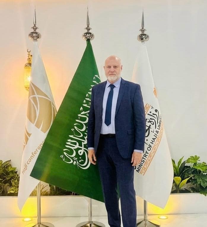 Aziz Kiani, Etimad Travel management team
